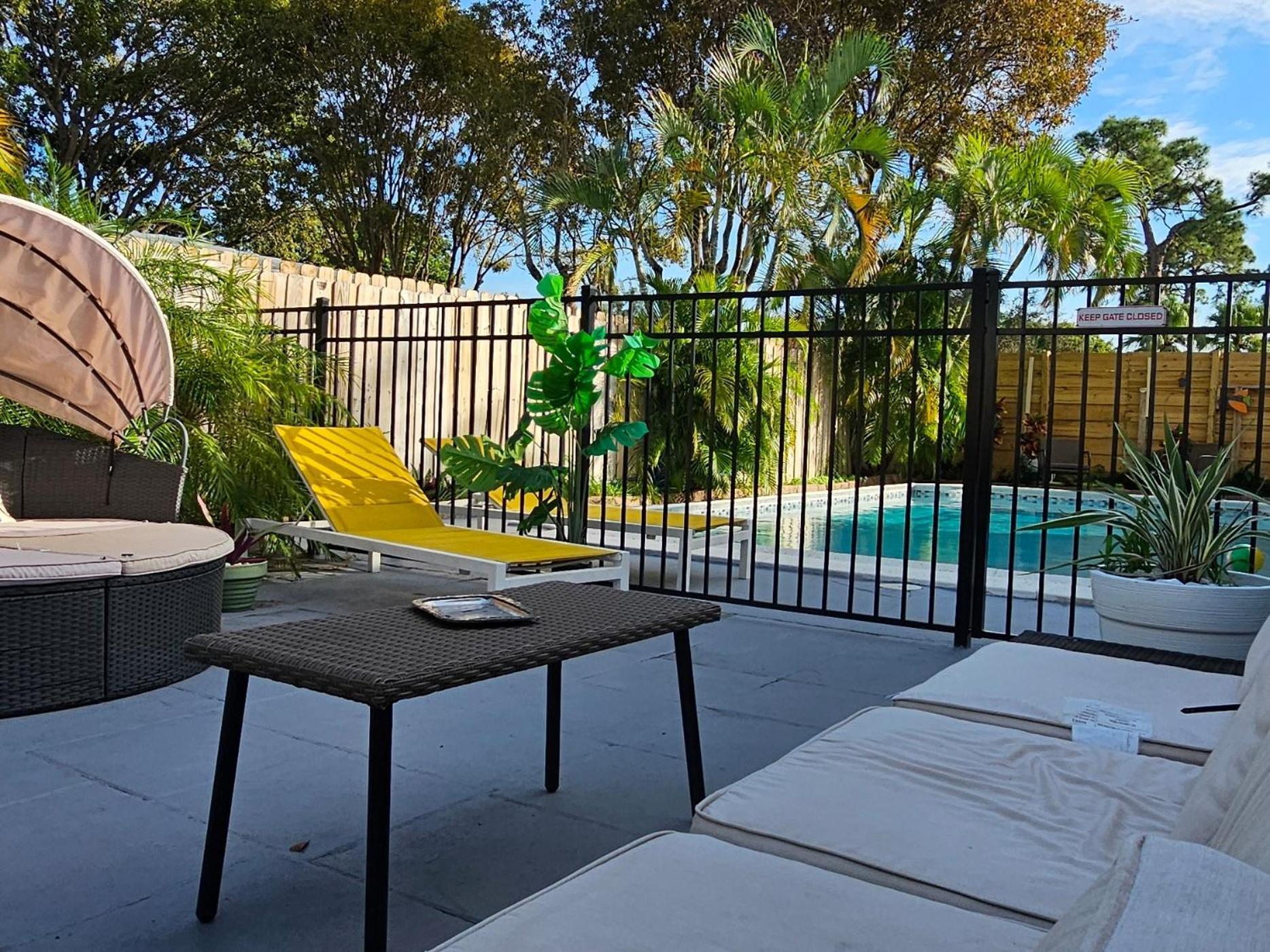 Equipped House W Pool & Patios, Near The Beaches, Prime Location- Ideal For Small Families, Coastal Haven Fort Lauderdale Exterior foto
