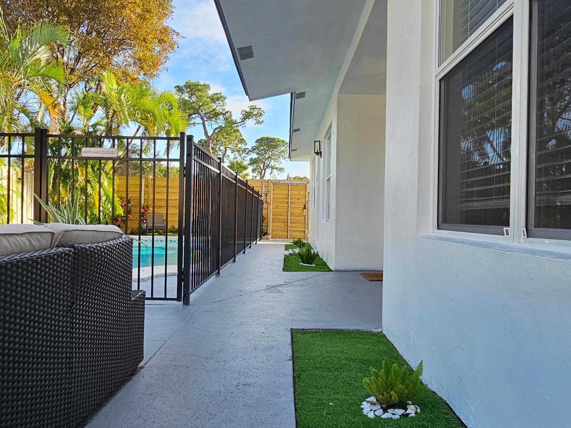 Equipped House W Pool & Patios, Near The Beaches, Prime Location- Ideal For Small Families, Coastal Haven Fort Lauderdale Exterior foto