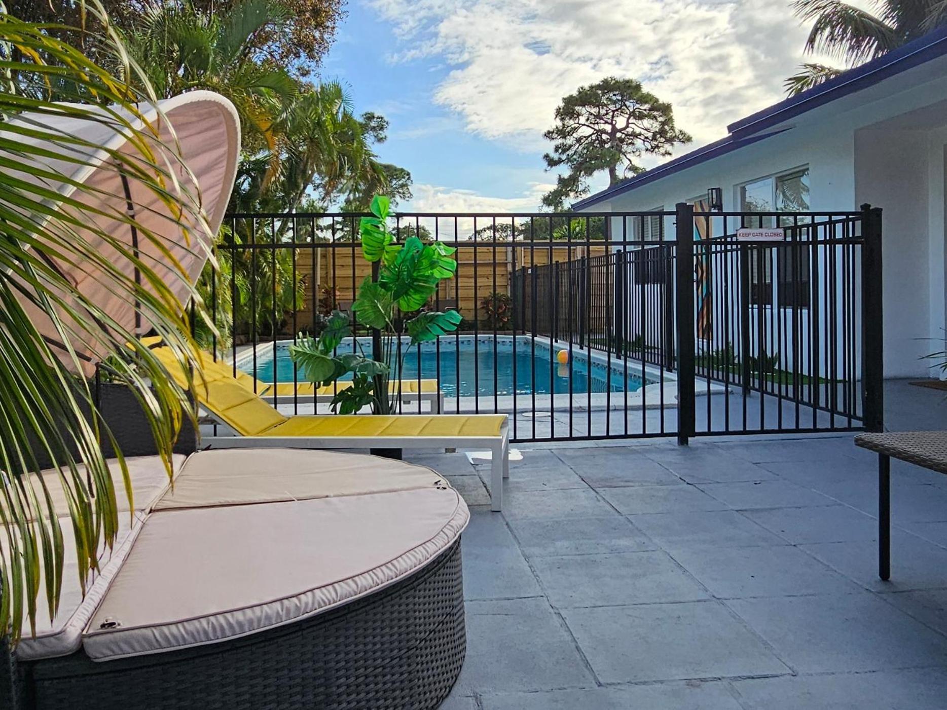 Equipped House W Pool & Patios, Near The Beaches, Prime Location- Ideal For Small Families, Coastal Haven Fort Lauderdale Exterior foto