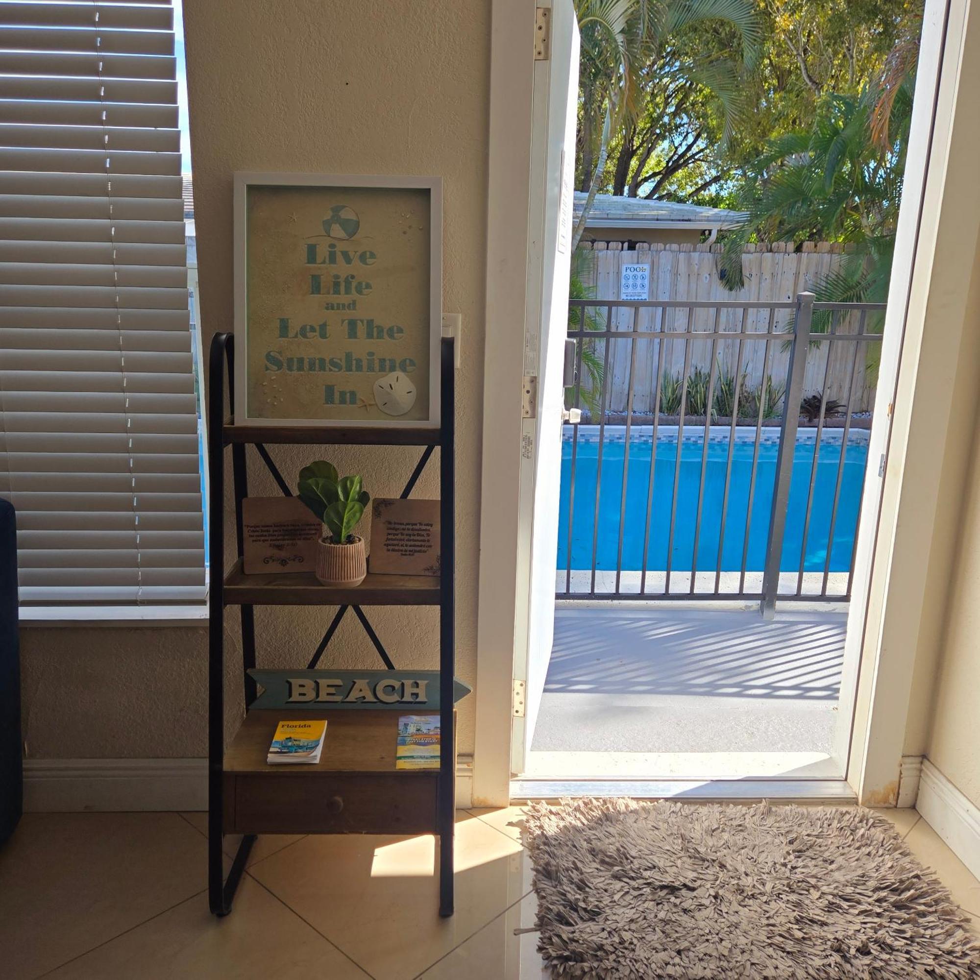 Equipped House W Pool & Patios, Near The Beaches, Prime Location- Ideal For Small Families, Coastal Haven Fort Lauderdale Exterior foto