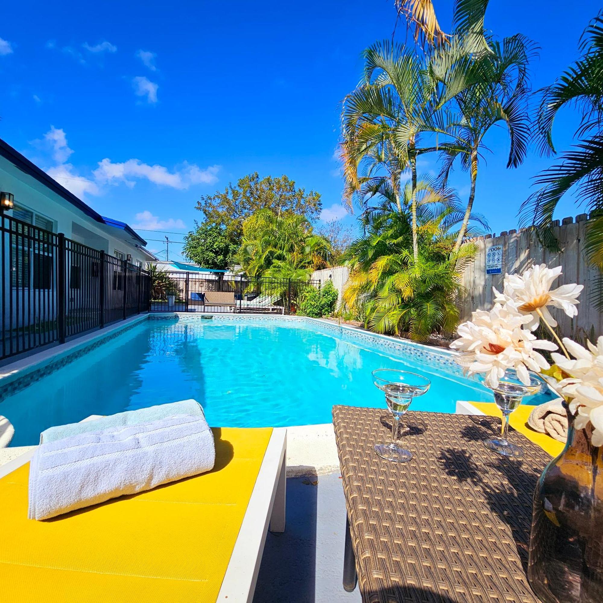 Equipped House W Pool & Patios, Near The Beaches, Prime Location- Ideal For Small Families, Coastal Haven Fort Lauderdale Exterior foto